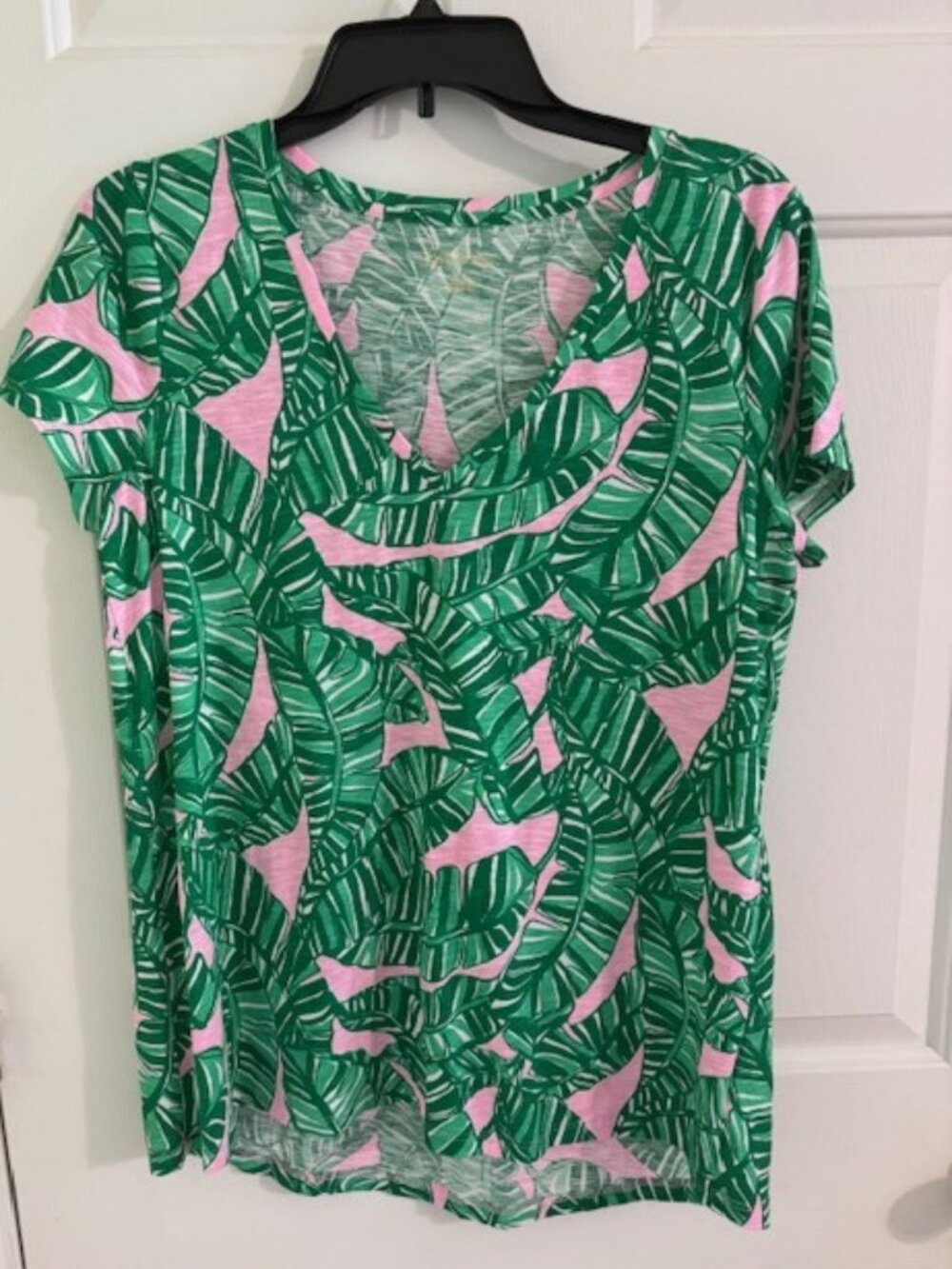 Lilly Pulitzer NWT Etta V-Neck Top Conch Shell Pink Lets Go Bananas Sz M